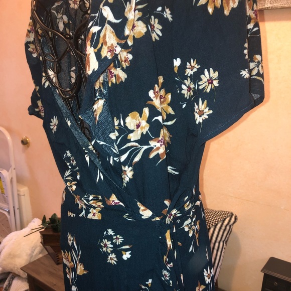 NWT wrap dress - Picture 3 of 4